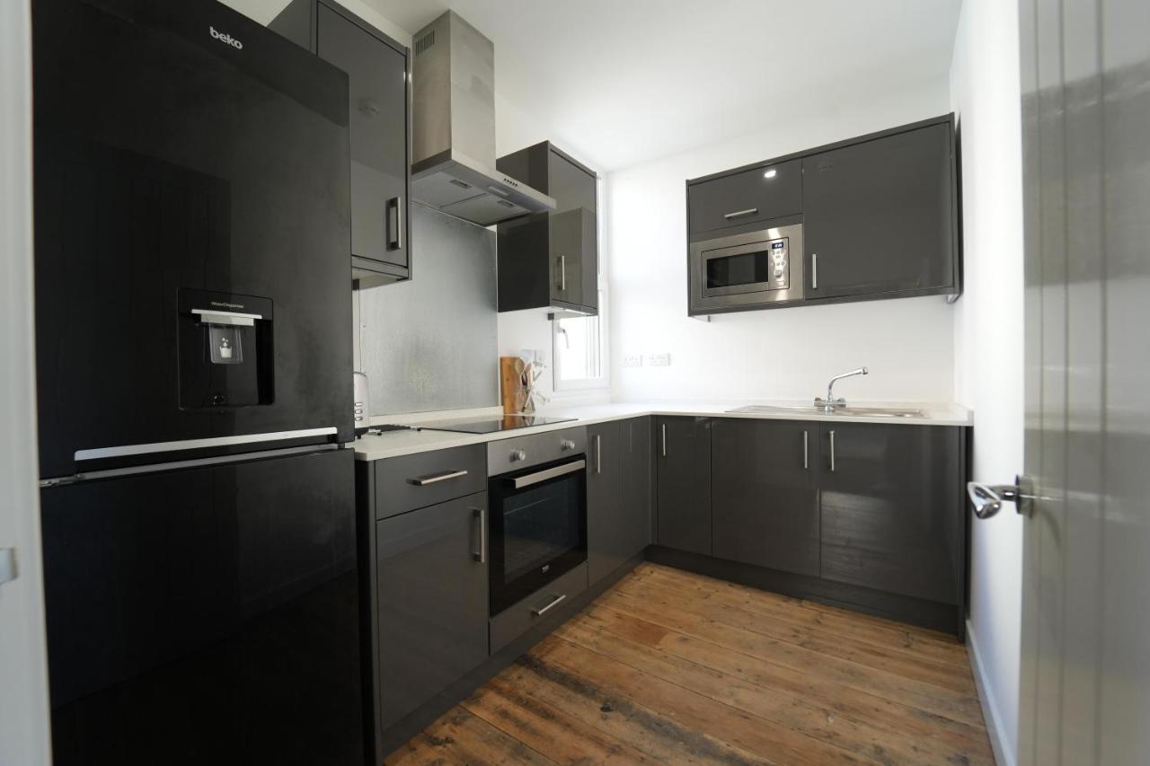 Gorgeous Comfortable Apartment On The High Street ميرثير تيدفيل المظهر الخارجي الصورة