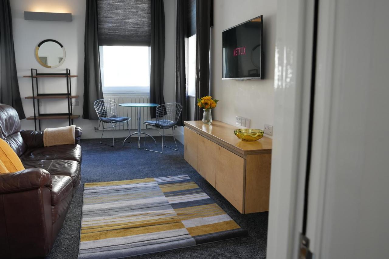 Gorgeous Comfortable Apartment On The High Street ميرثير تيدفيل المظهر الخارجي الصورة