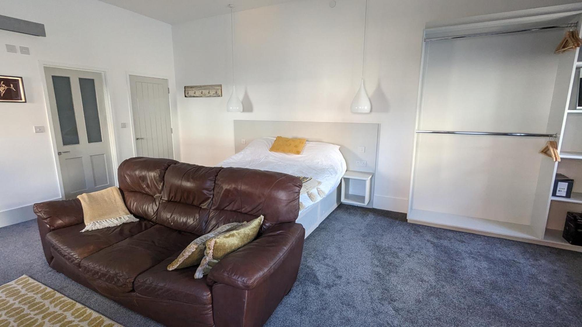 Gorgeous Comfortable Apartment On The High Street ميرثير تيدفيل المظهر الخارجي الصورة